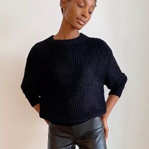 Aritzia Wilfred Essential Chenille Crewneck Sweater Black size Medium